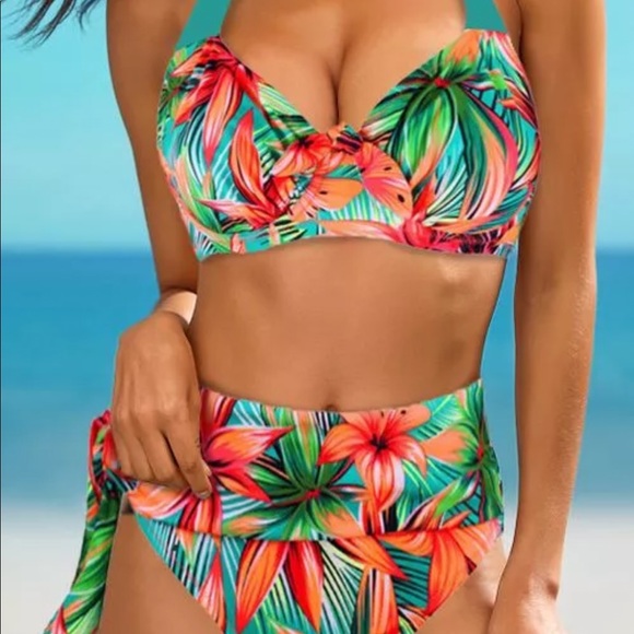 New Boutique Bikini 2 pc Tropical Swimsuit🏖🌴 - Picture 2 of 16
